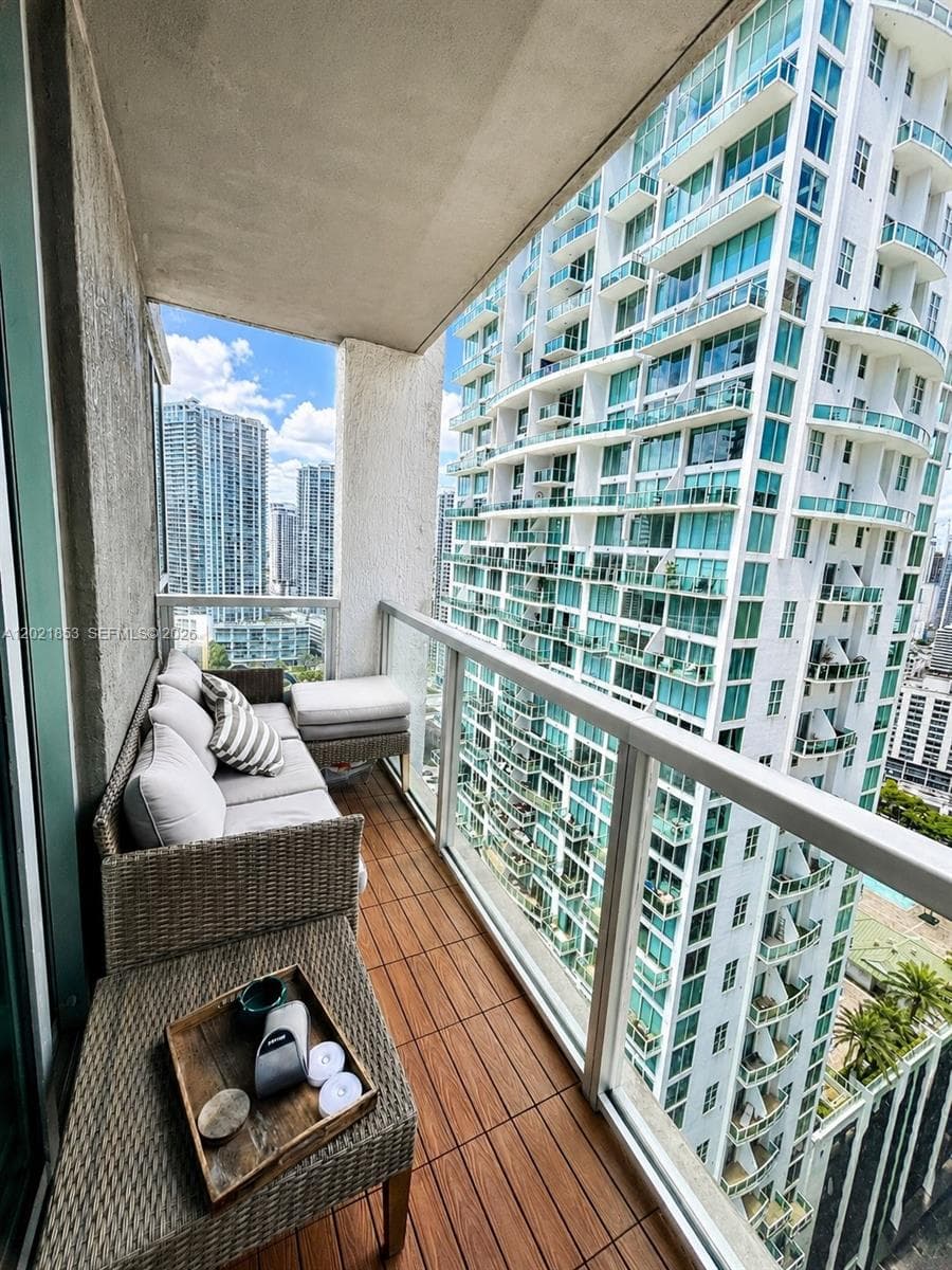 55 SE 6th St # 3001, Miami FL 33131 — 16