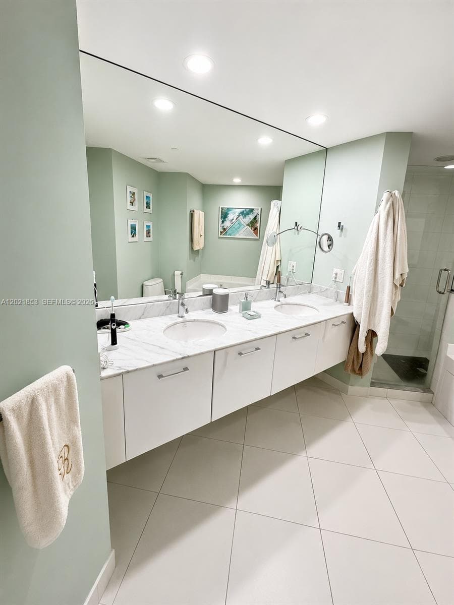 55 SE 6th St # 3001, Miami FL 33131 — 7