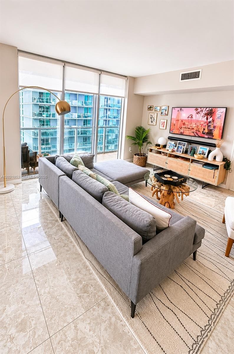 55 SE 6th St # 3001, Miami FL 33131 — 3