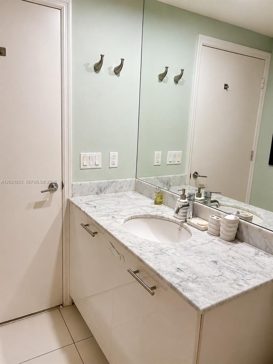 55 SE 6th St # 3001, Miami FL 33131 — 14