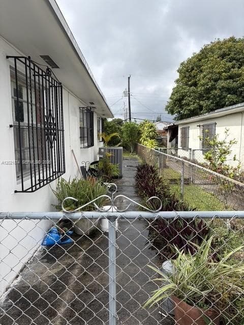 336 E 41st St, Hialeah FL 33013 — 7