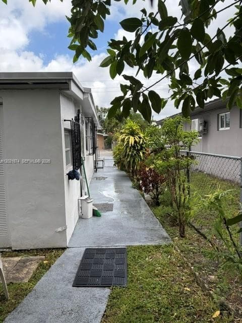 336 E 41st St, Hialeah FL 33013 — 14