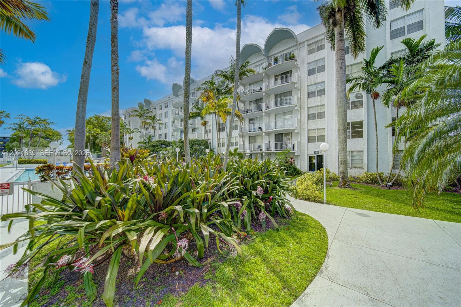 494 NW 165th St Rd # 205, Miami FL 33169 — 1