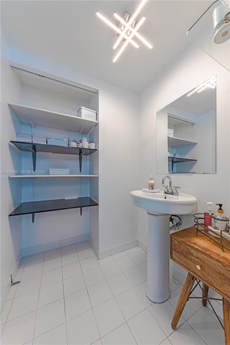 690 SW 1st Ct # 2922, Miami FL 33130 — 23