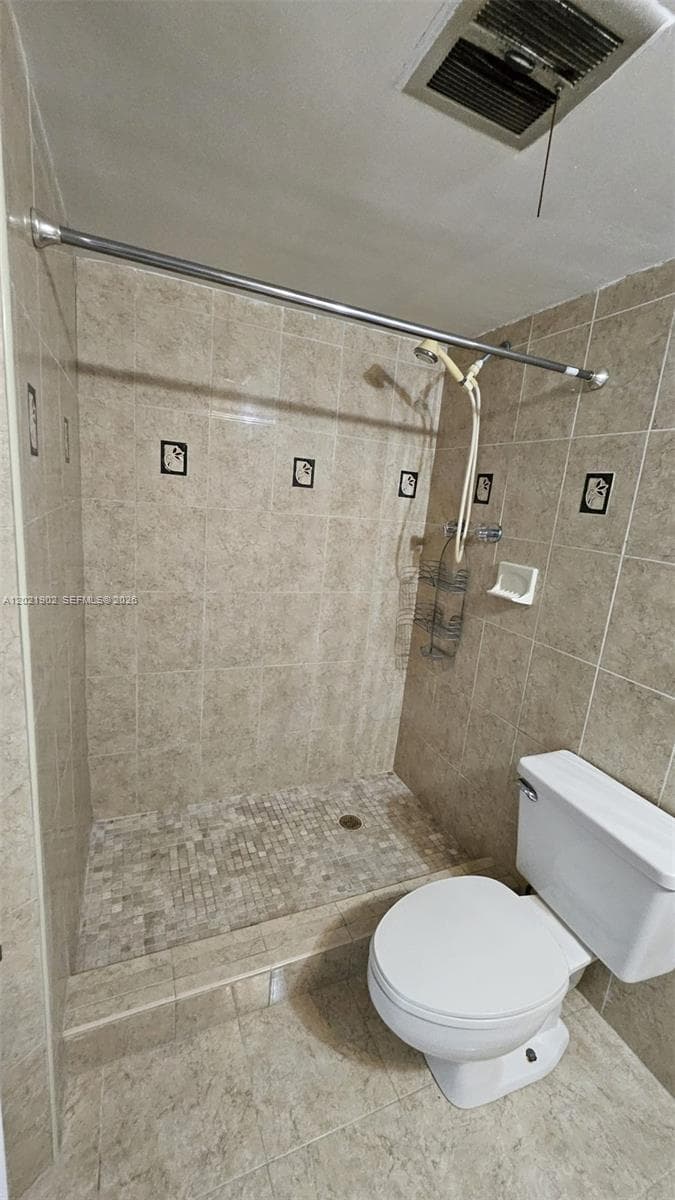 1750 NE 191st St # 4, Miami FL 33179 — 6