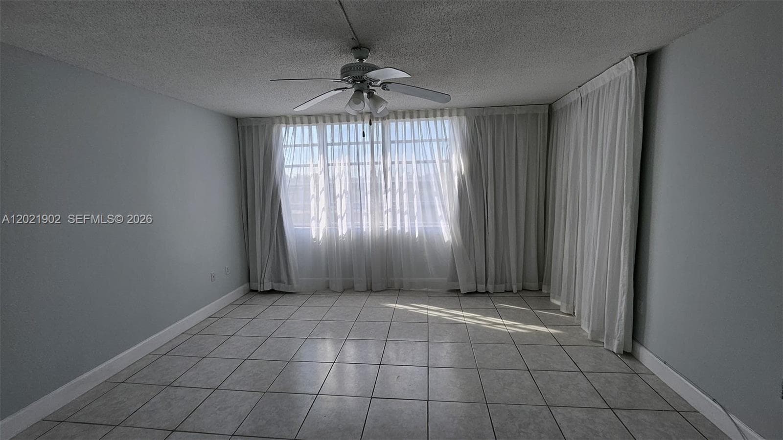 1750 NE 191st St # 4, Miami FL 33179 — 10