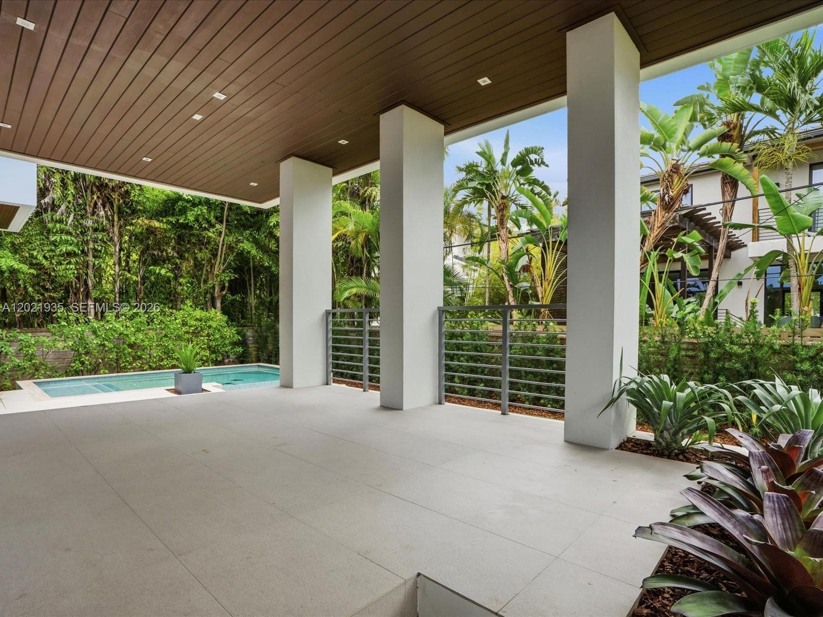 125 Hampton Ln, Key Biscayne FL 33149 — 23
