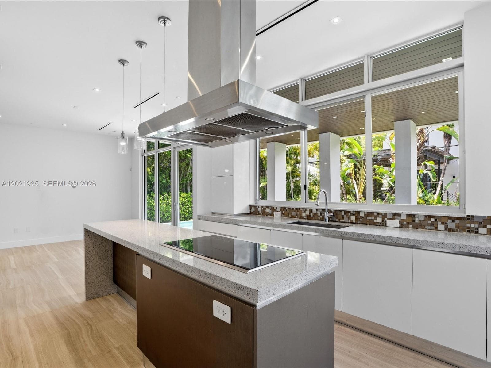 125 Hampton Ln, Key Biscayne FL 33149 — 26