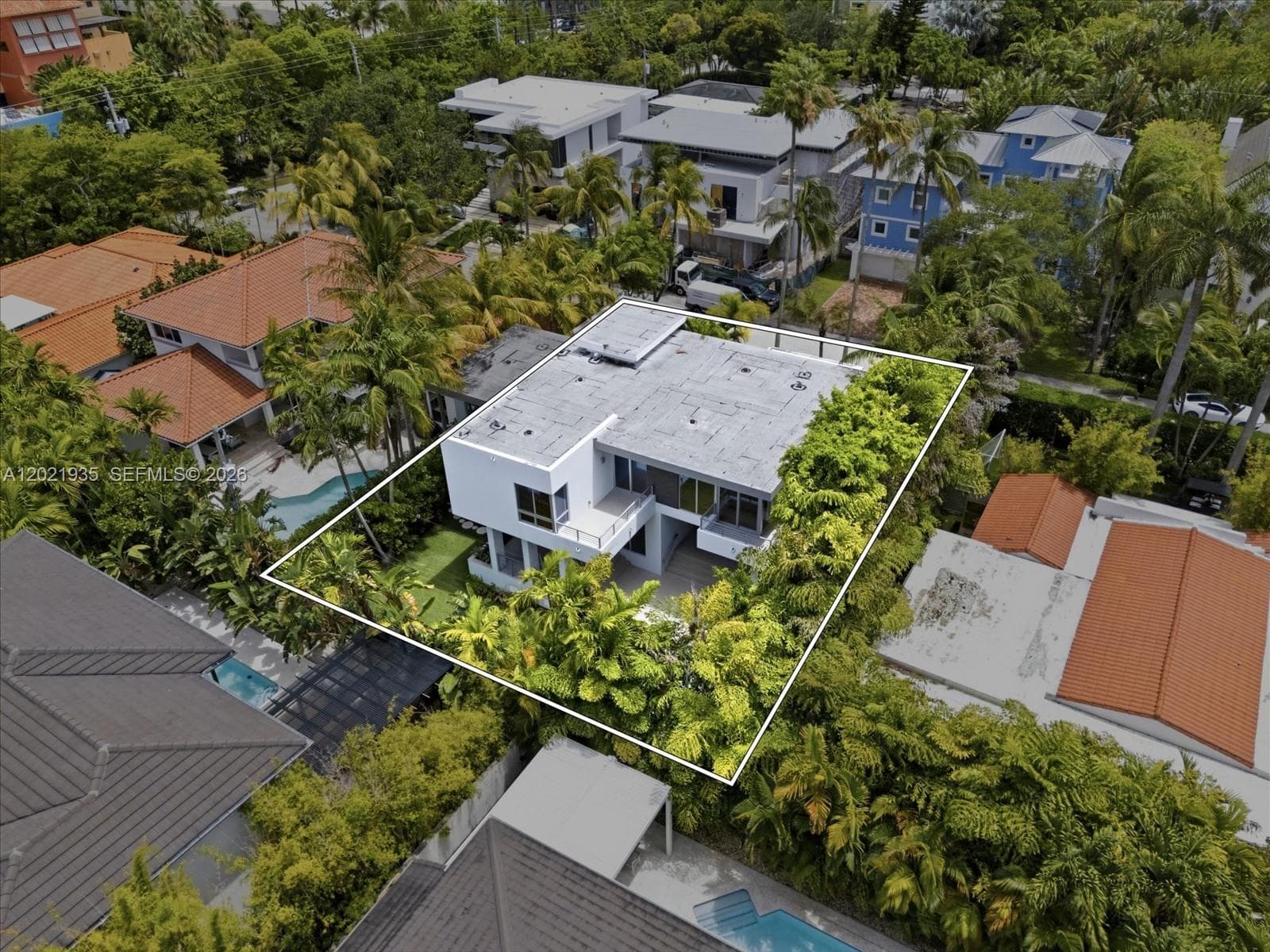 125 Hampton Ln, Key Biscayne FL 33149 — 77