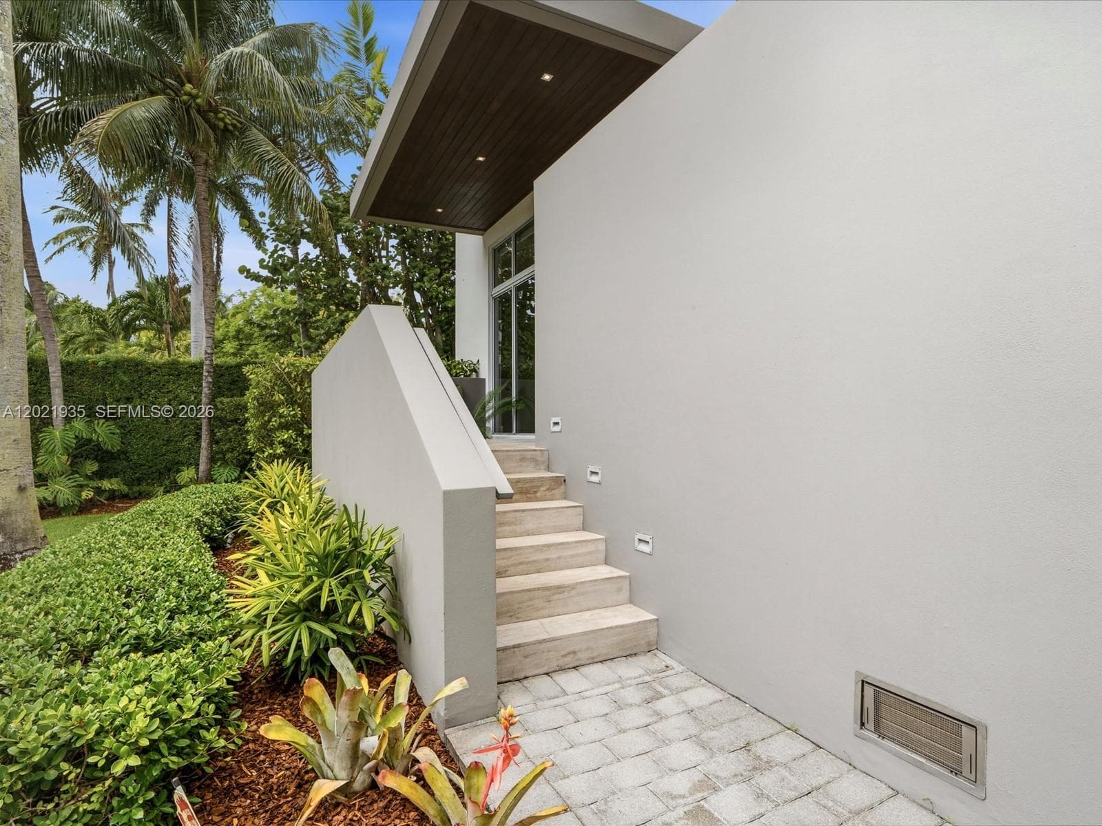 125 Hampton Ln, Key Biscayne FL 33149 — 3
