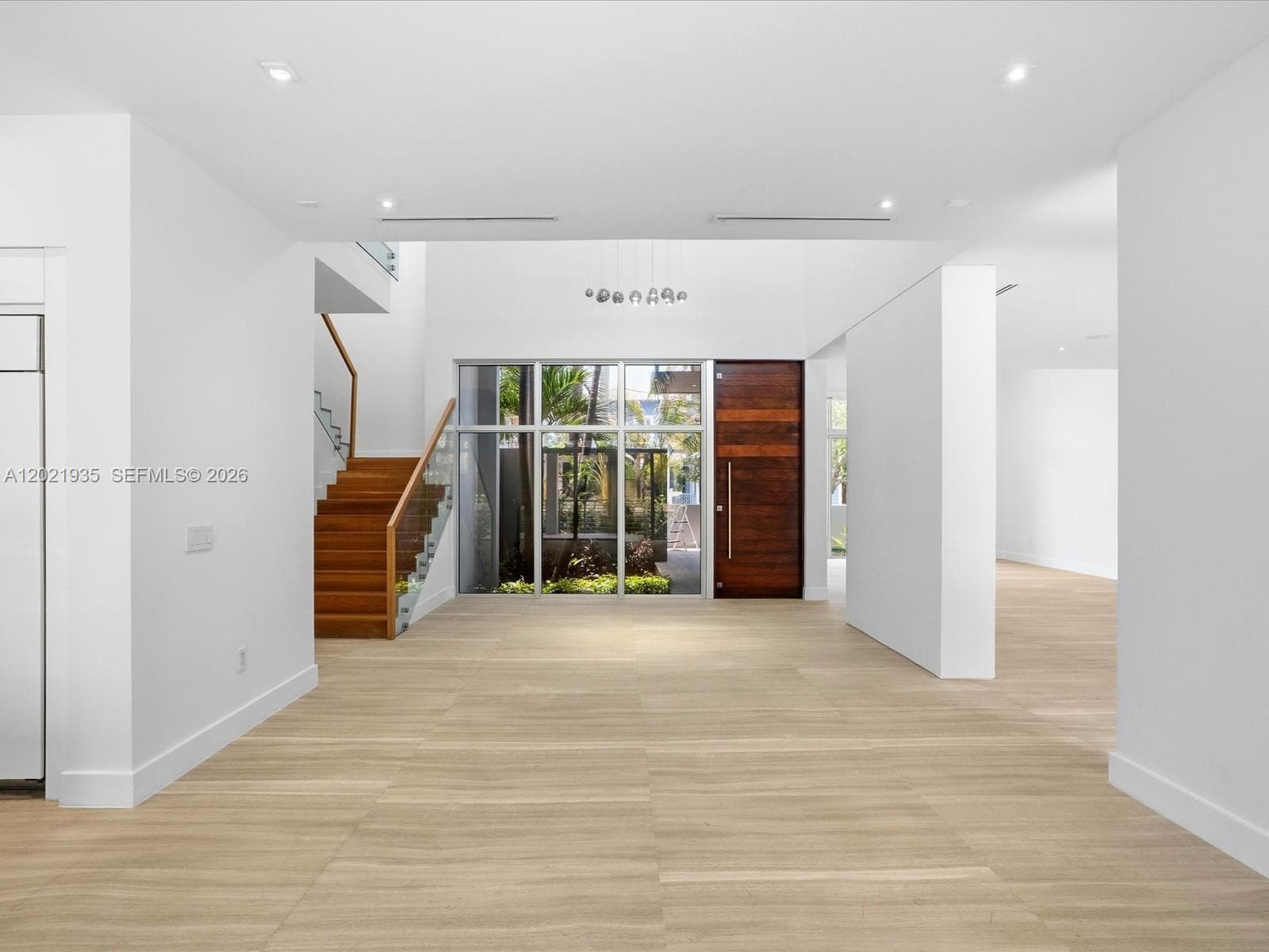 125 Hampton Ln, Key Biscayne FL 33149 — 32