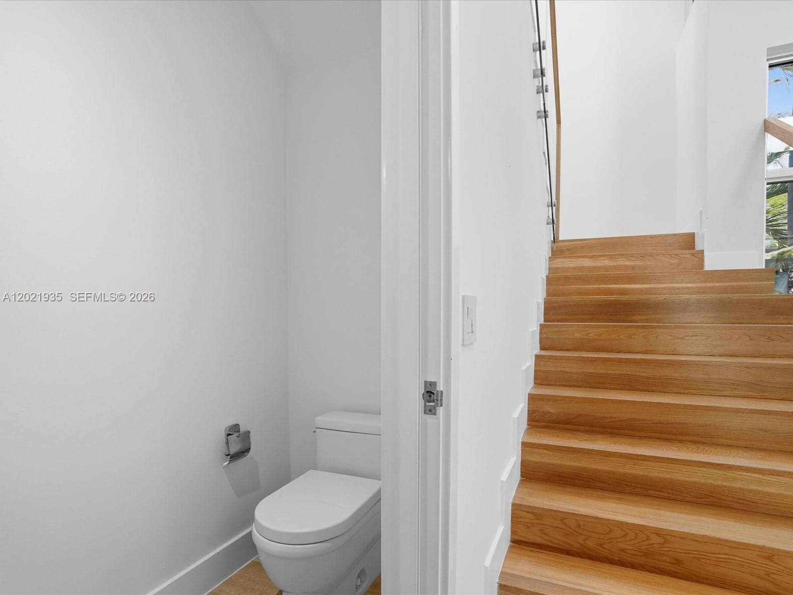 125 Hampton Ln, Key Biscayne FL 33149 — 34