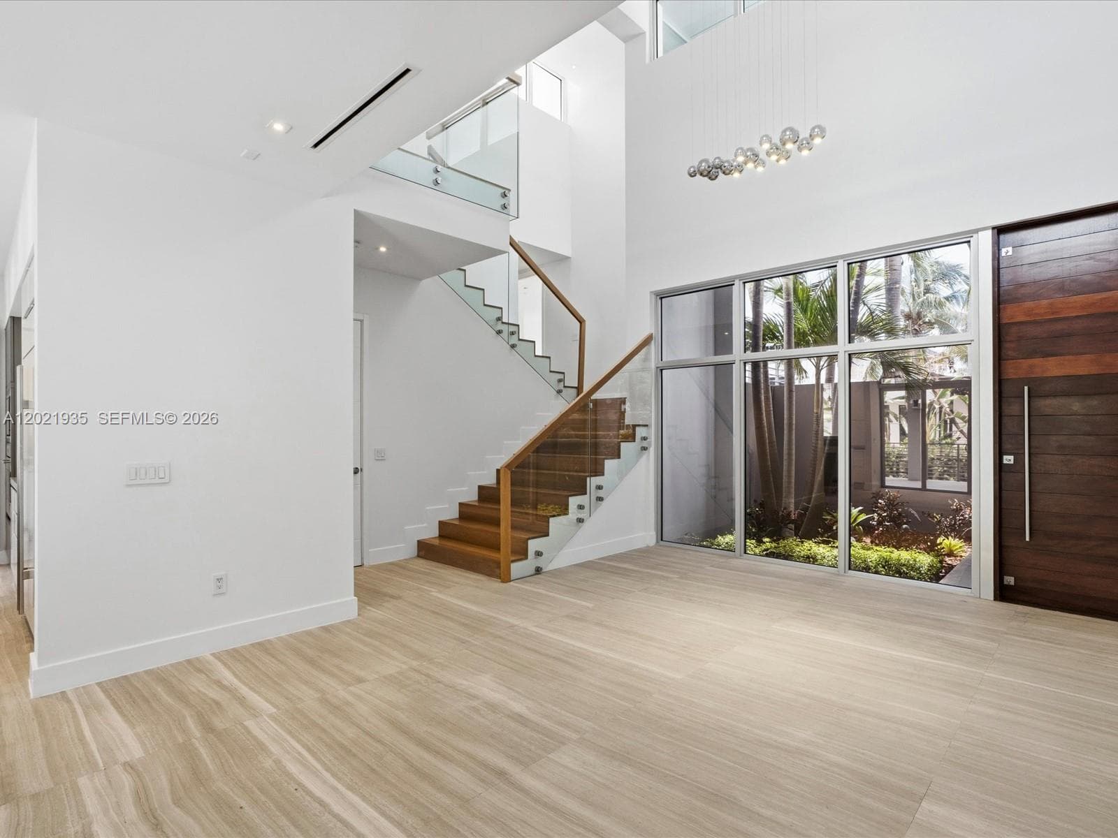 125 Hampton Ln, Key Biscayne FL 33149 — 33