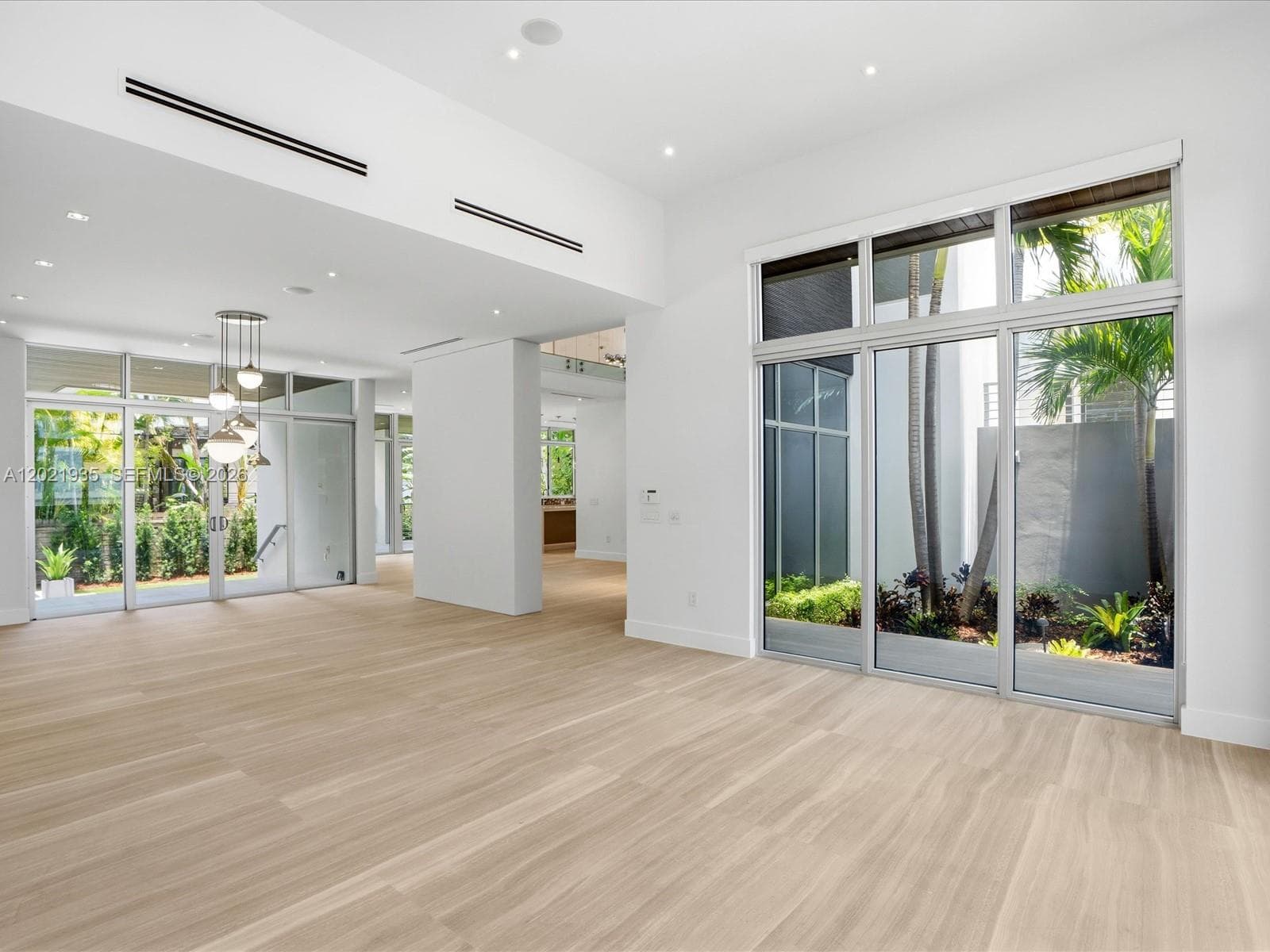 125 Hampton Ln, Key Biscayne FL 33149 — 15