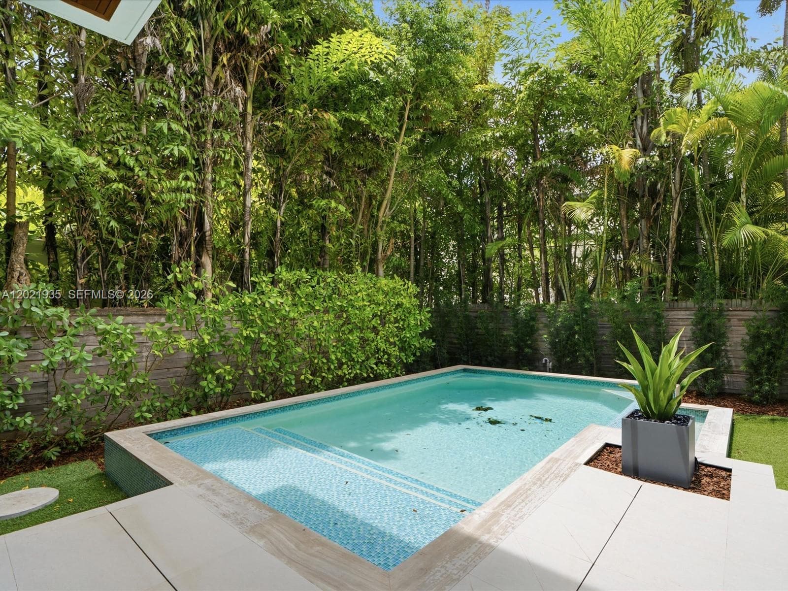 125 Hampton Ln, Key Biscayne FL 33149 — 21
