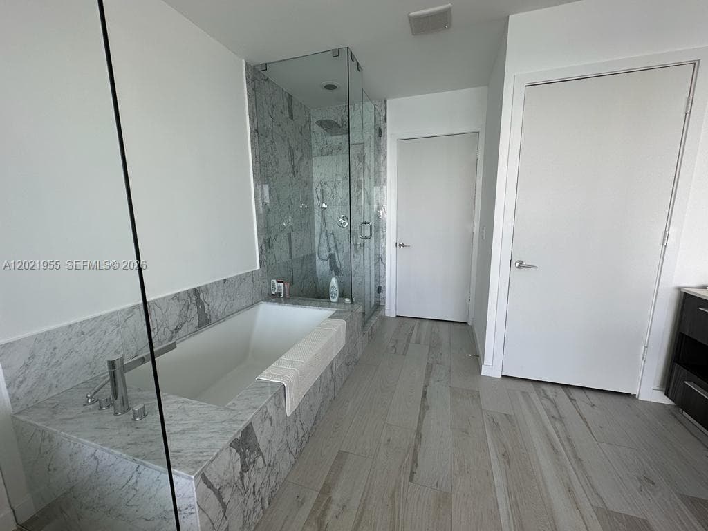 480 NE 31st St # 1902, Miami FL 33137 — 4