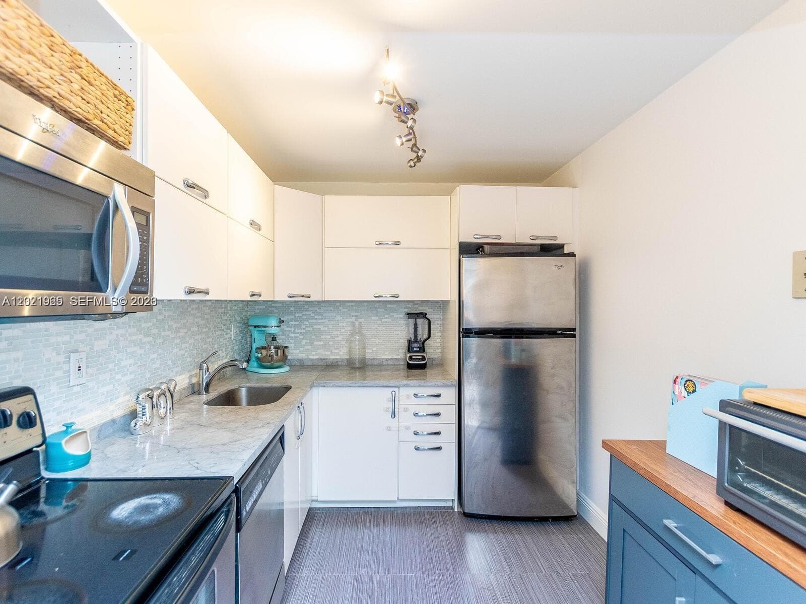 3701 N Country Club Dr # 1002, Aventura FL 33180 — 14