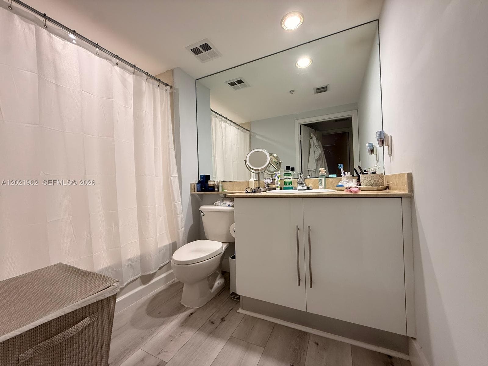 325 S Biscayne Blvd # 2024, Miami FL 33131 — 7