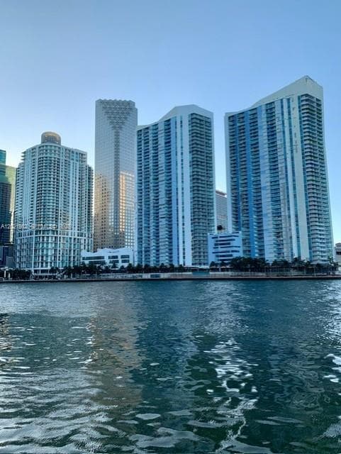 325 S Biscayne Blvd # 2024, Miami FL 33131 — 9