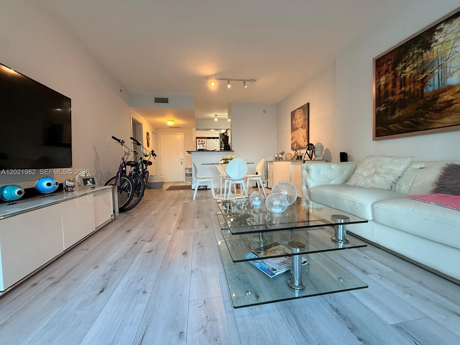 325 S Biscayne Blvd # 2024, Miami FL 33131 — 10