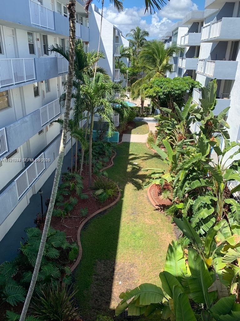 1801 S Treasure Dr # 427, North Bay Village FL 33141 — 2