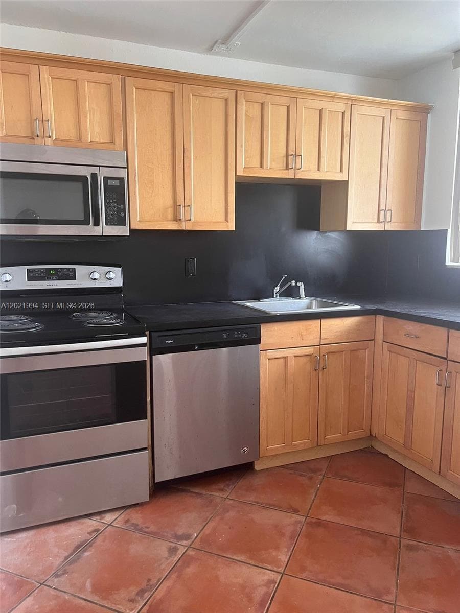 1801 S Treasure Dr # 427, North Bay Village FL 33141 — 5