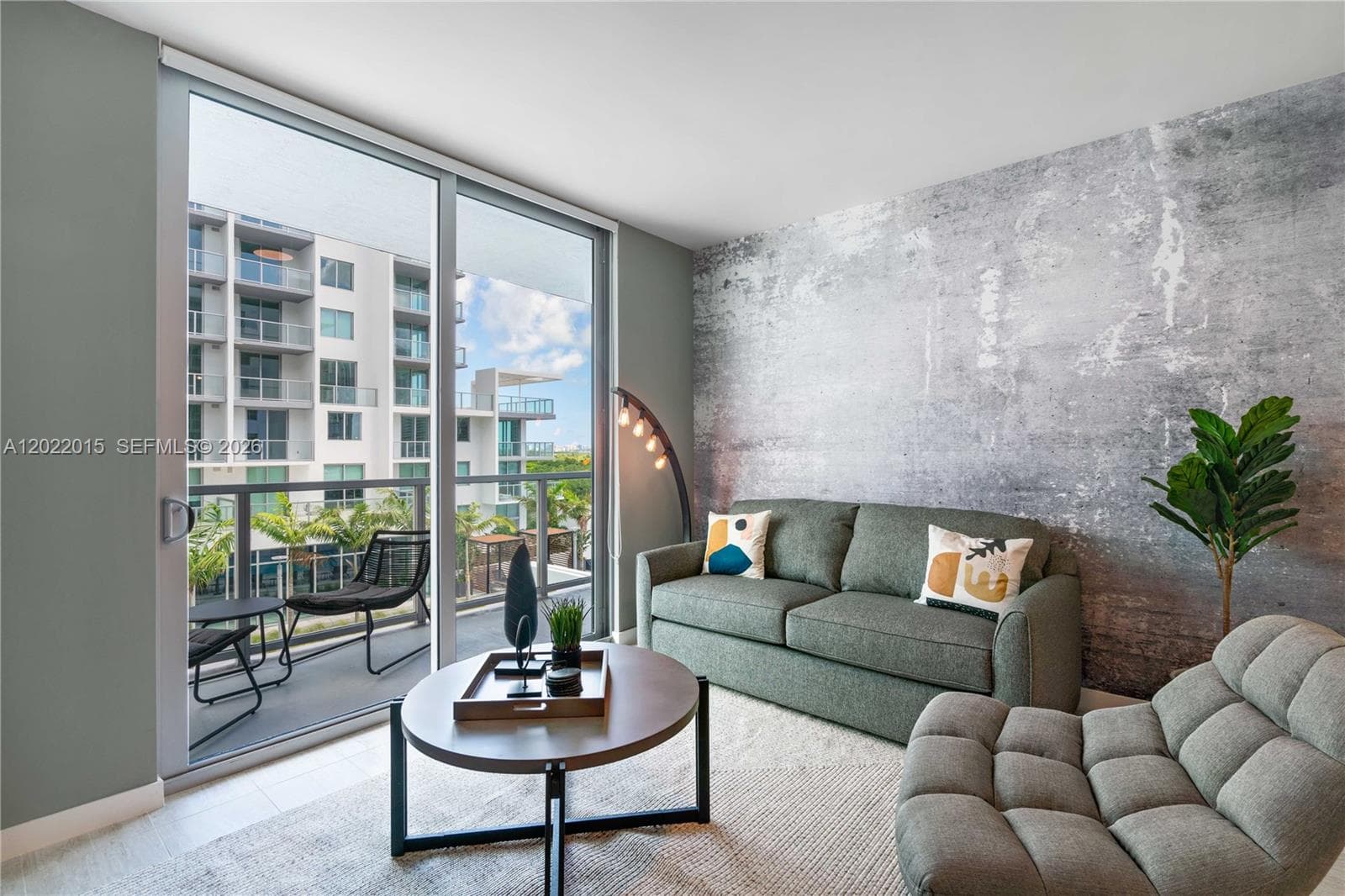 3900 Biscayne Blvd # 818, Miami FL 33137 — 1