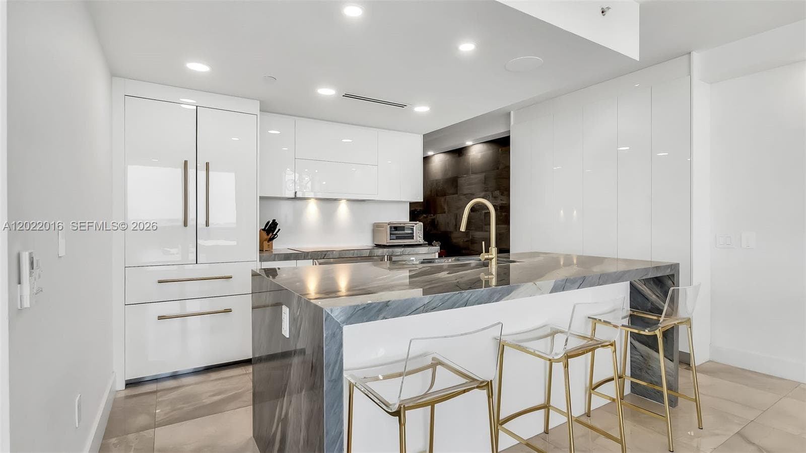 5875 Collins Ave # 1807, Miami Beach FL 33140 — 3