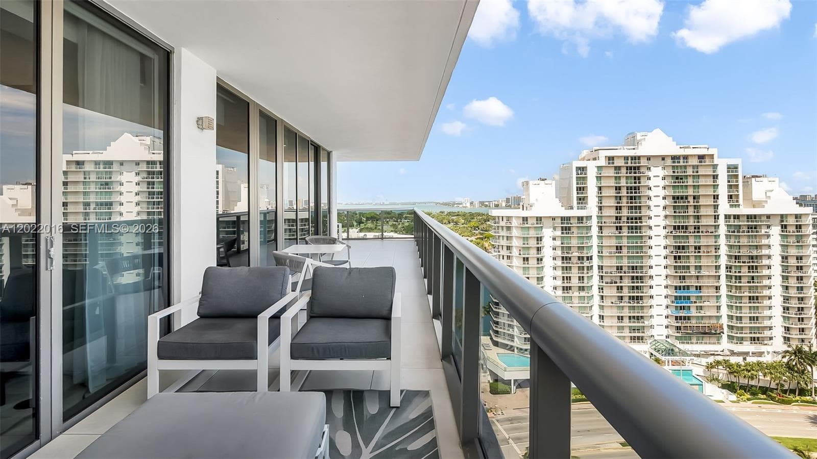 5875 Collins Ave # 1807, Miami Beach FL 33140 — 34