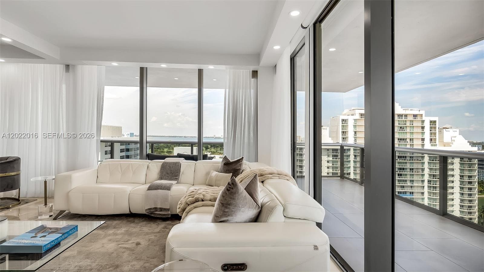5875 Collins Ave # 1807, Miami Beach FL 33140 — 33