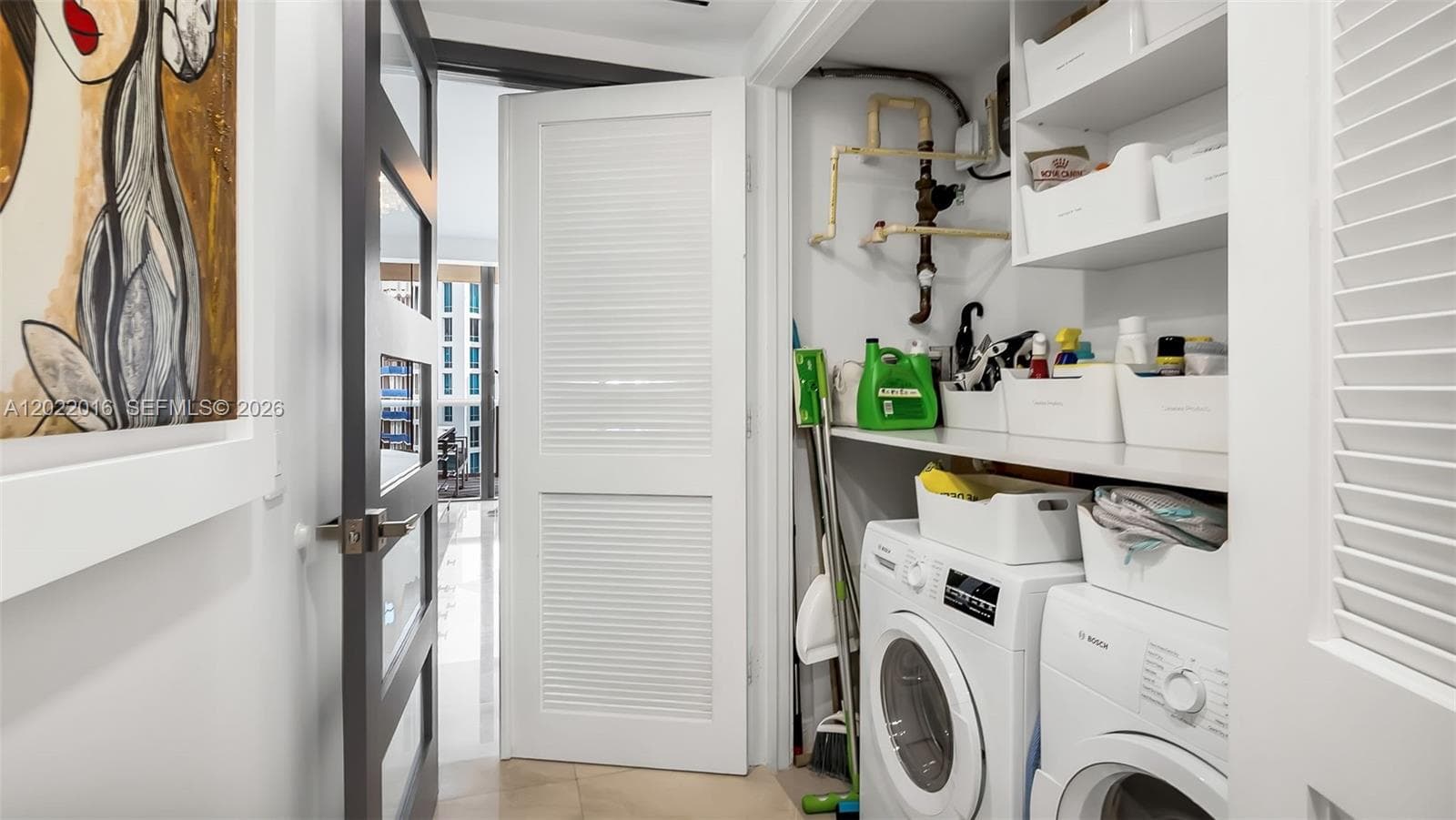 5875 Collins Ave # 1807, Miami Beach FL 33140 — 40