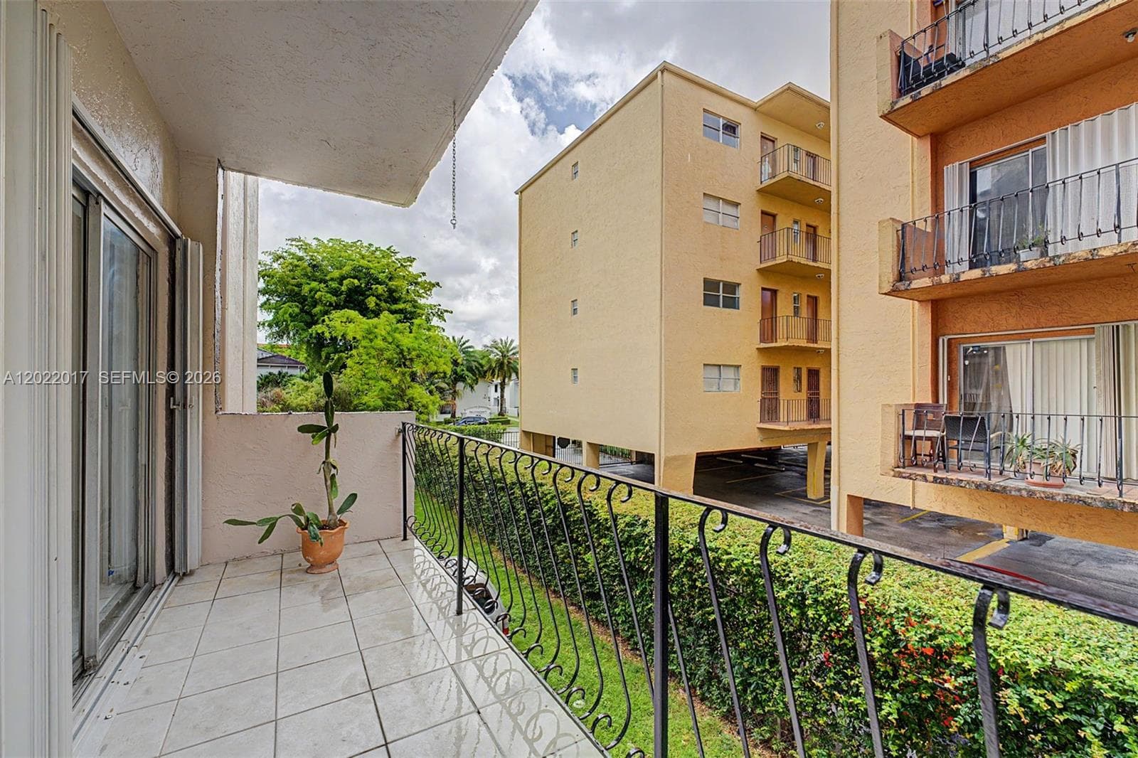 1950 W 54th St # 105, Hialeah FL 33012 — 22