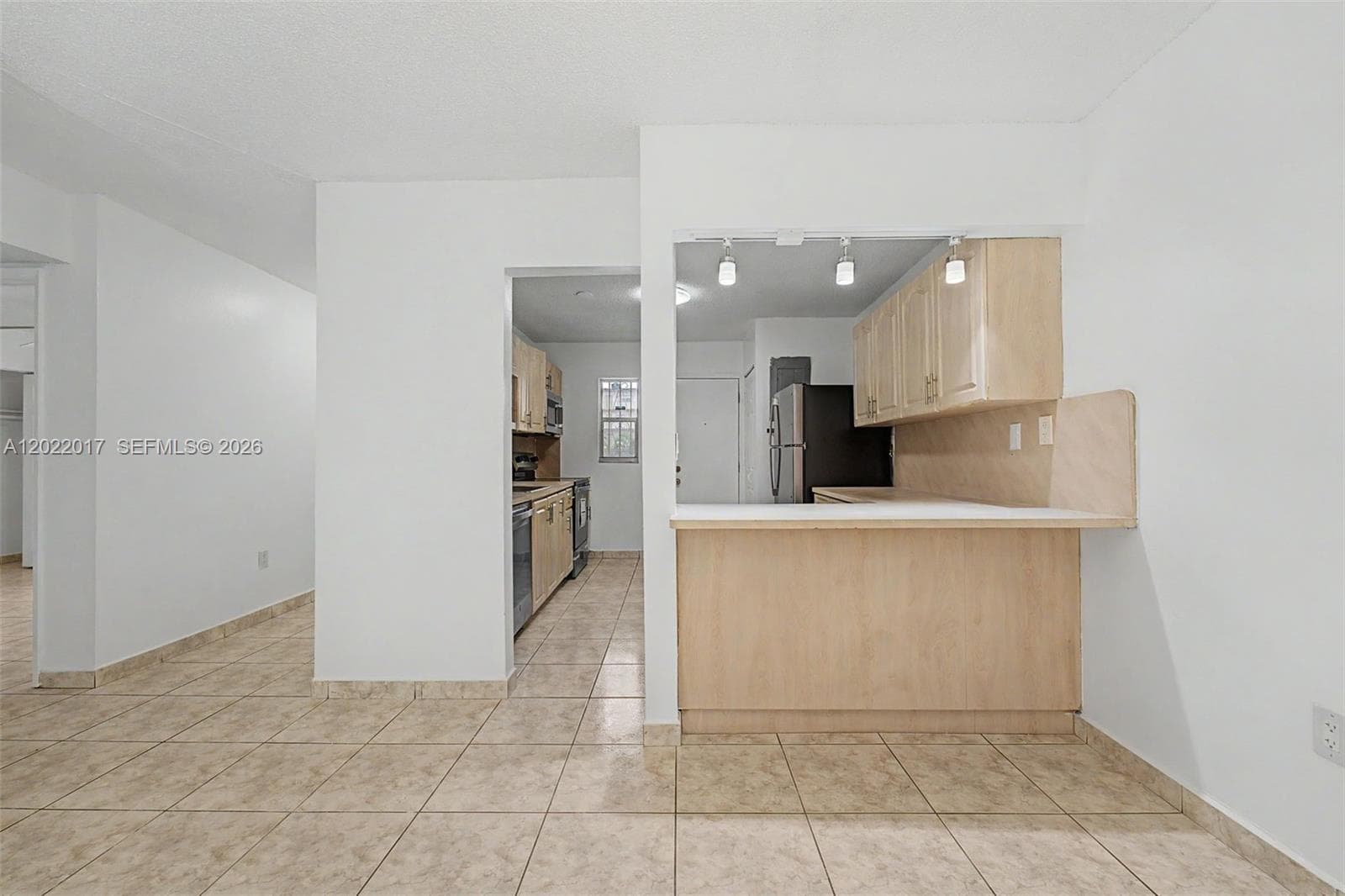 1950 W 54th St # 105, Hialeah FL 33012 — 18