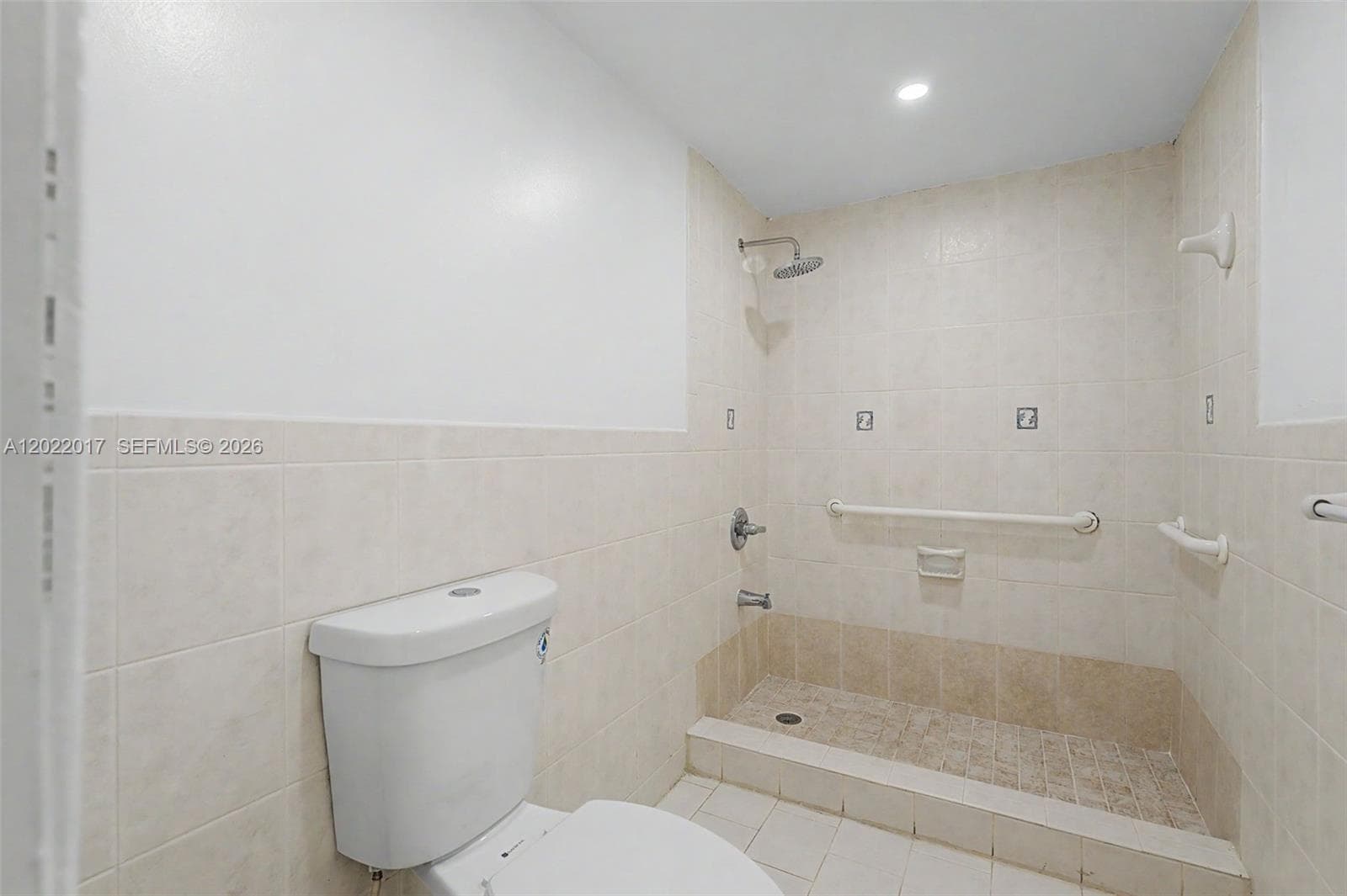 1950 W 54th St # 105, Hialeah FL 33012 — 11