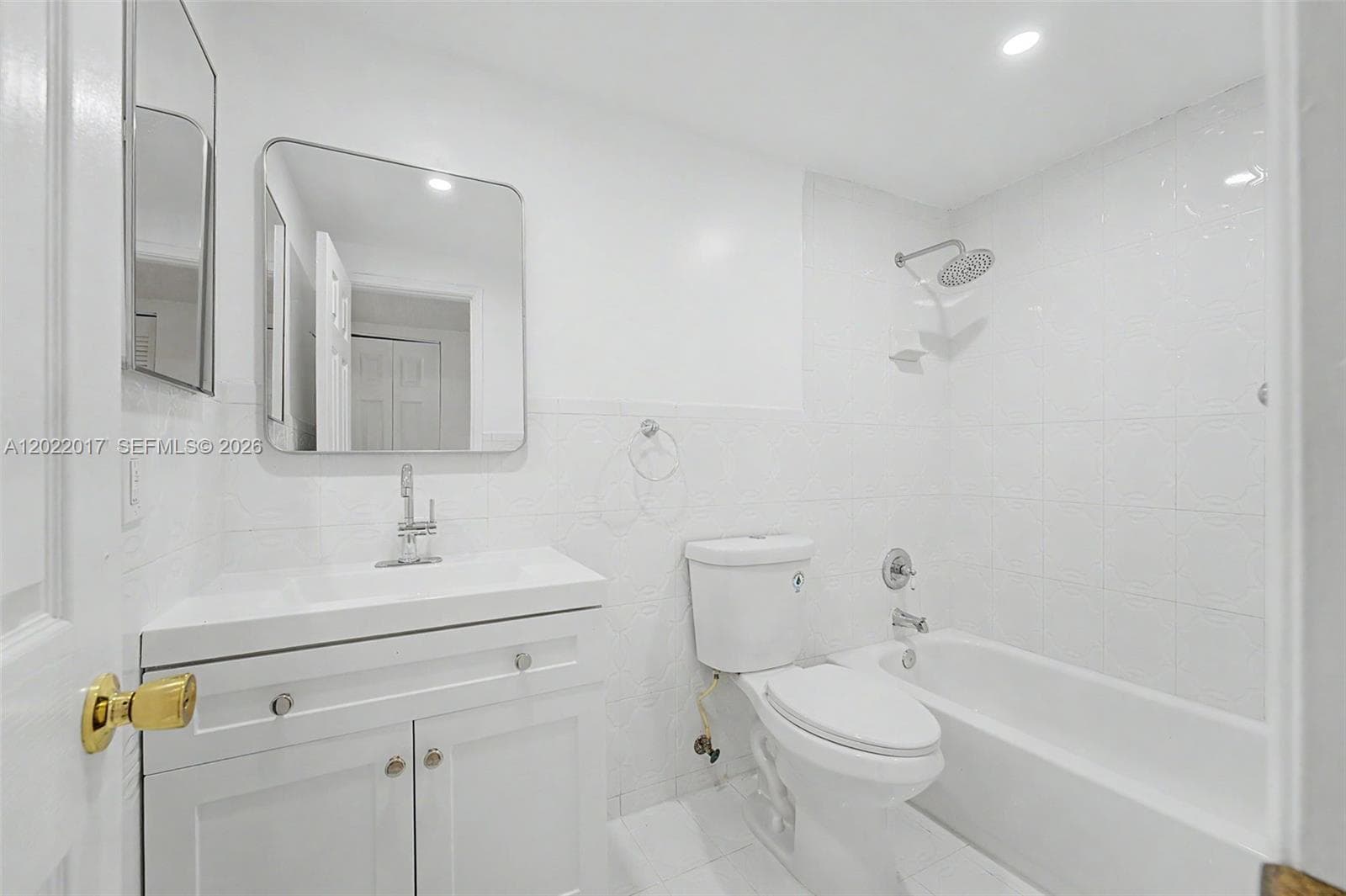1950 W 54th St # 105, Hialeah FL 33012 — 8