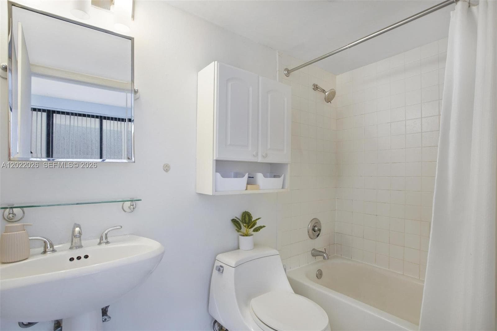 540 Brickell Key Dr # 308, Miami FL 33131 — 17