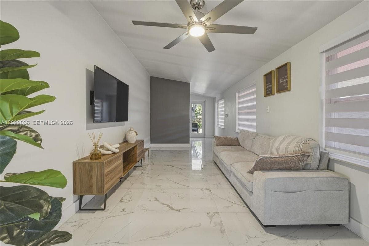 120 W 50th St, Hialeah FL 33012 — 7