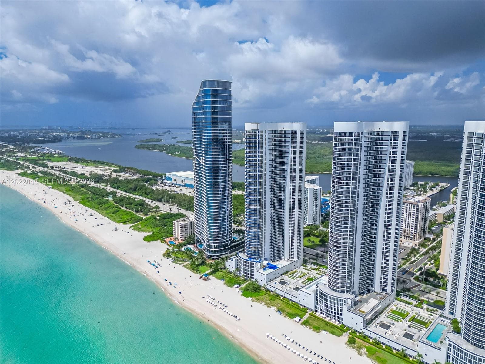 15811 Collins Ave # 3407, Sunny Isles Beach FL 33160 — 34