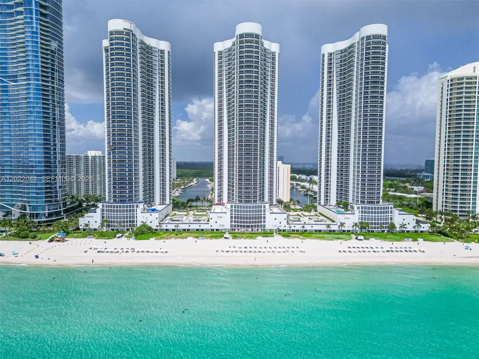 15811 Collins Ave # 3407, Sunny Isles Beach FL 33160 — 33