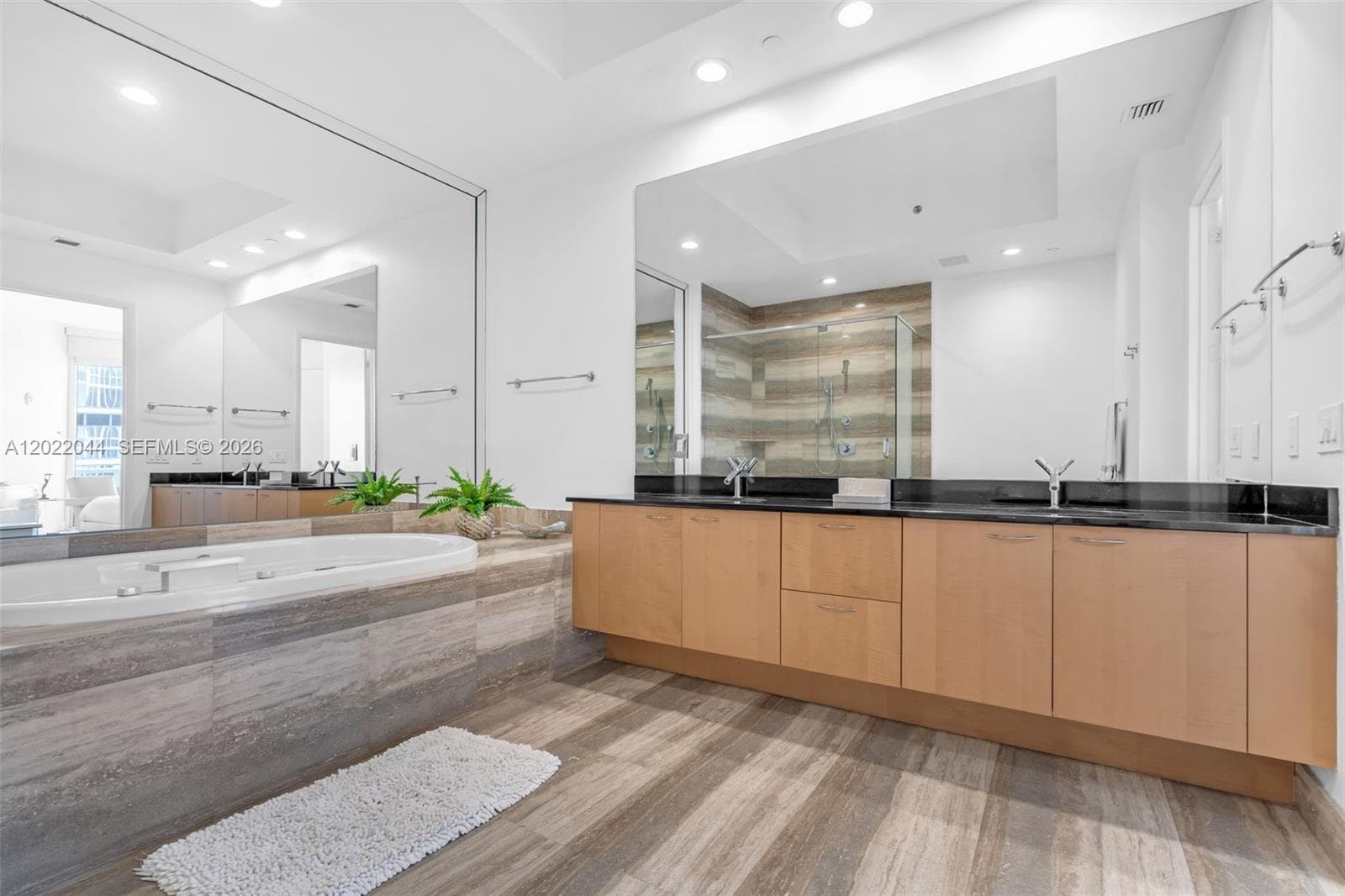15811 Collins Ave # 3407, Sunny Isles Beach FL 33160 — 21