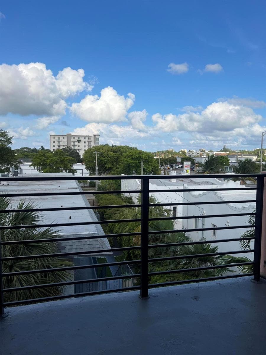 365 NE 125th Street # 405, North Miami FL 33161 — 15