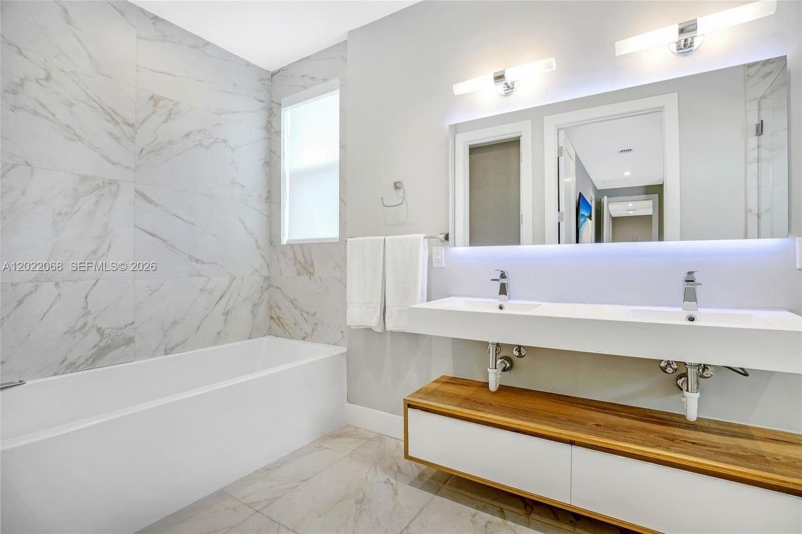 3657 SW 26th St, Miami FL 33133 — 7