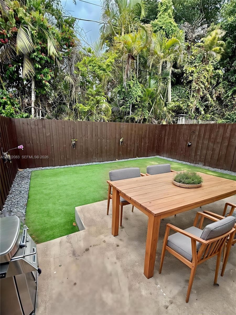 2652 SW 34th Ave REAR, Miami FL 33133 — 2