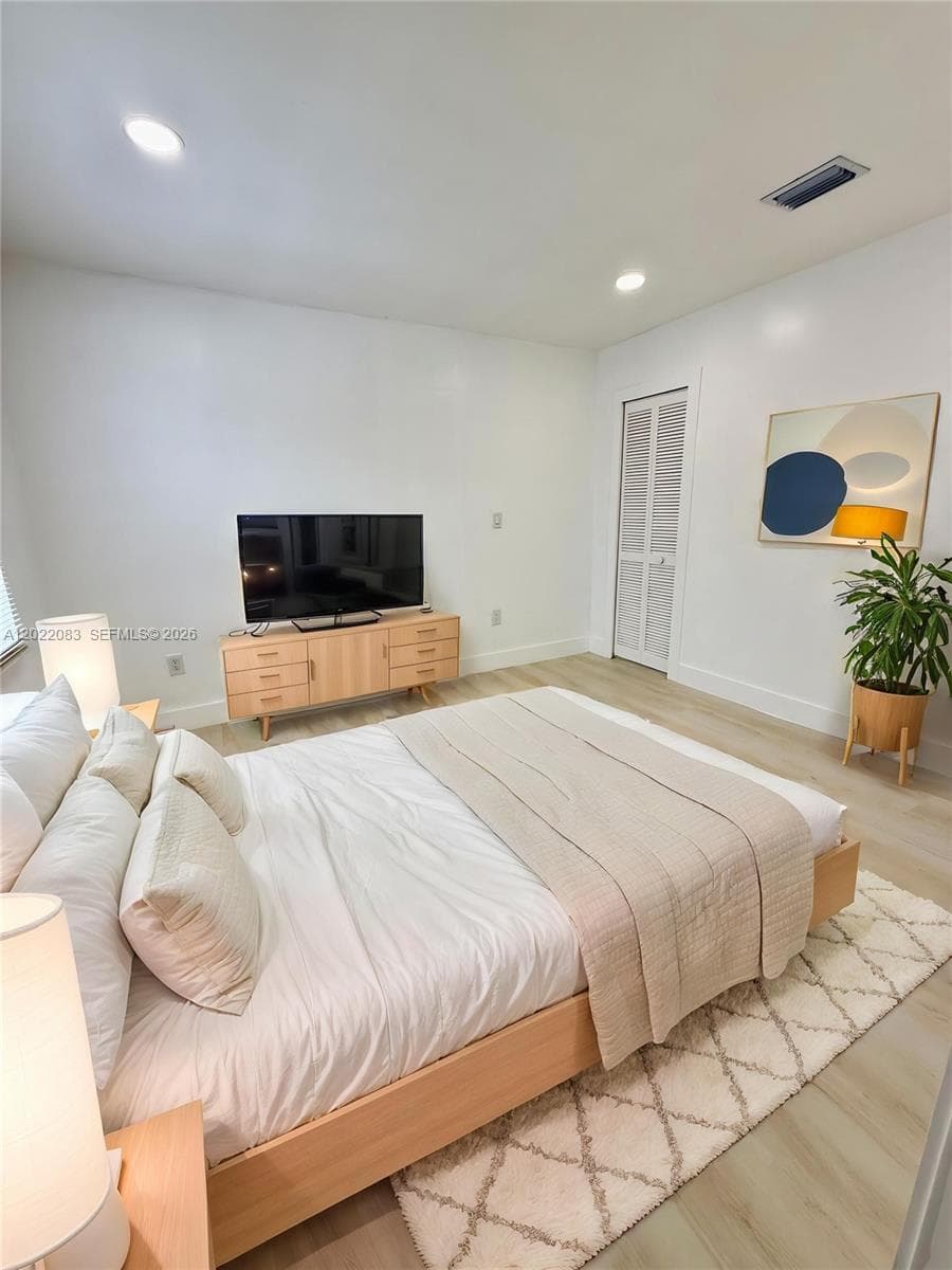 2652 SW 34th Ave REAR, Miami FL 33133 — 6