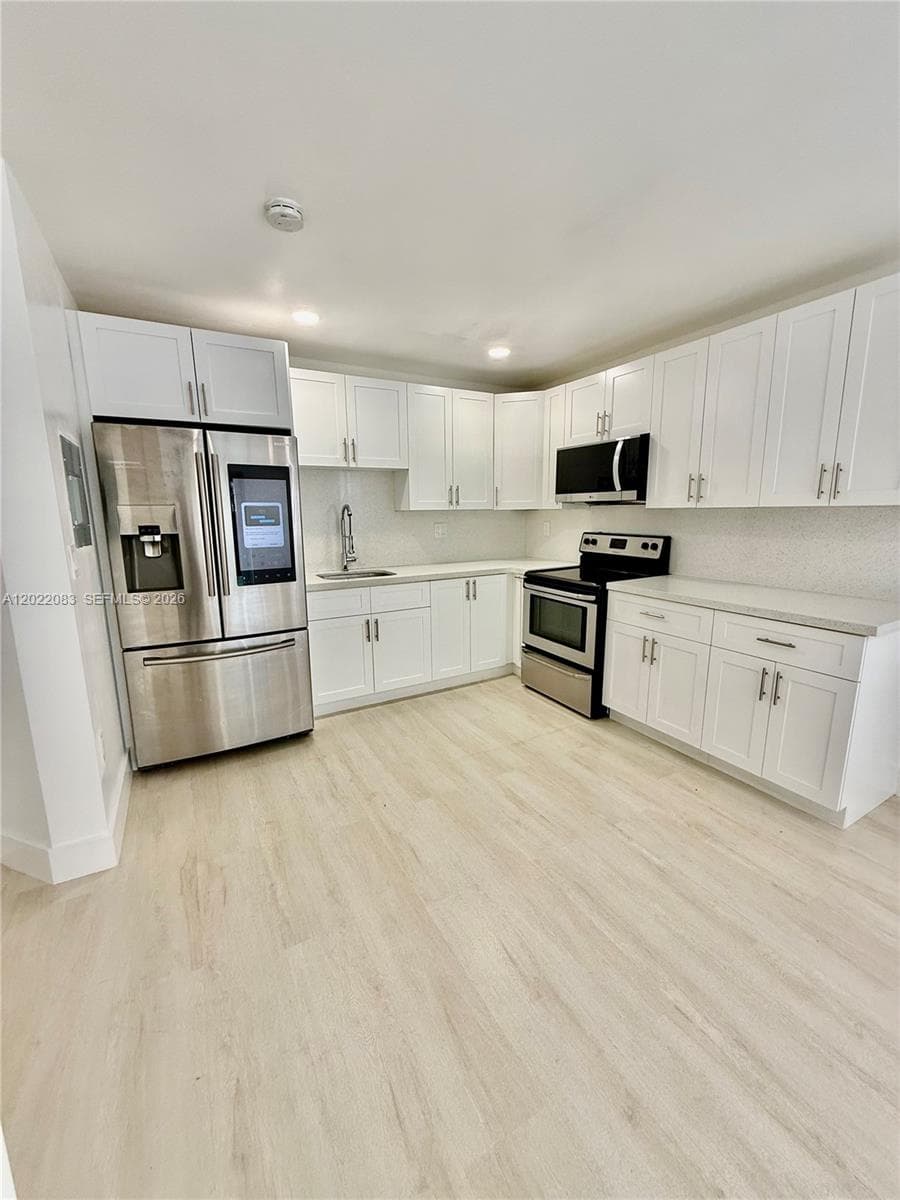2652 SW 34th Ave REAR, Miami FL 33133 — 3