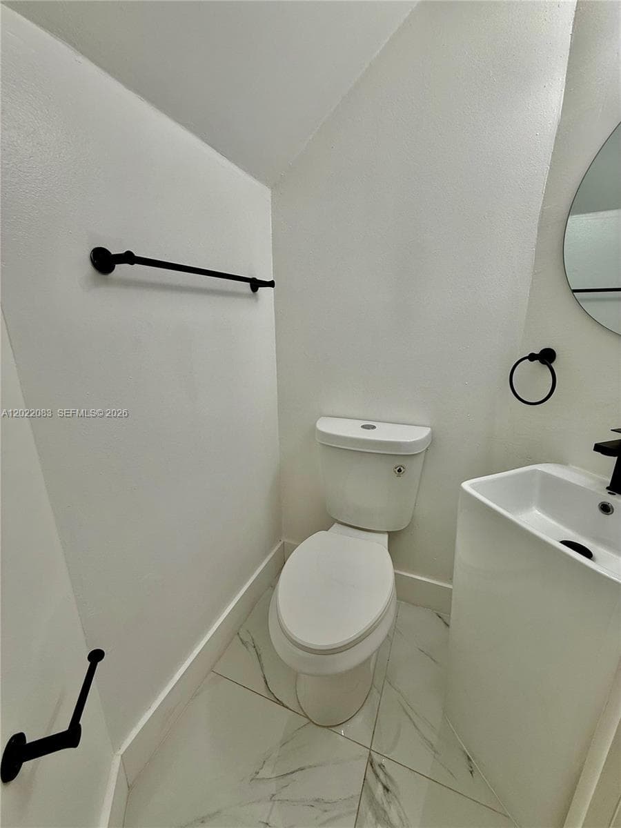 2652 SW 34th Ave REAR, Miami FL 33133 — 5