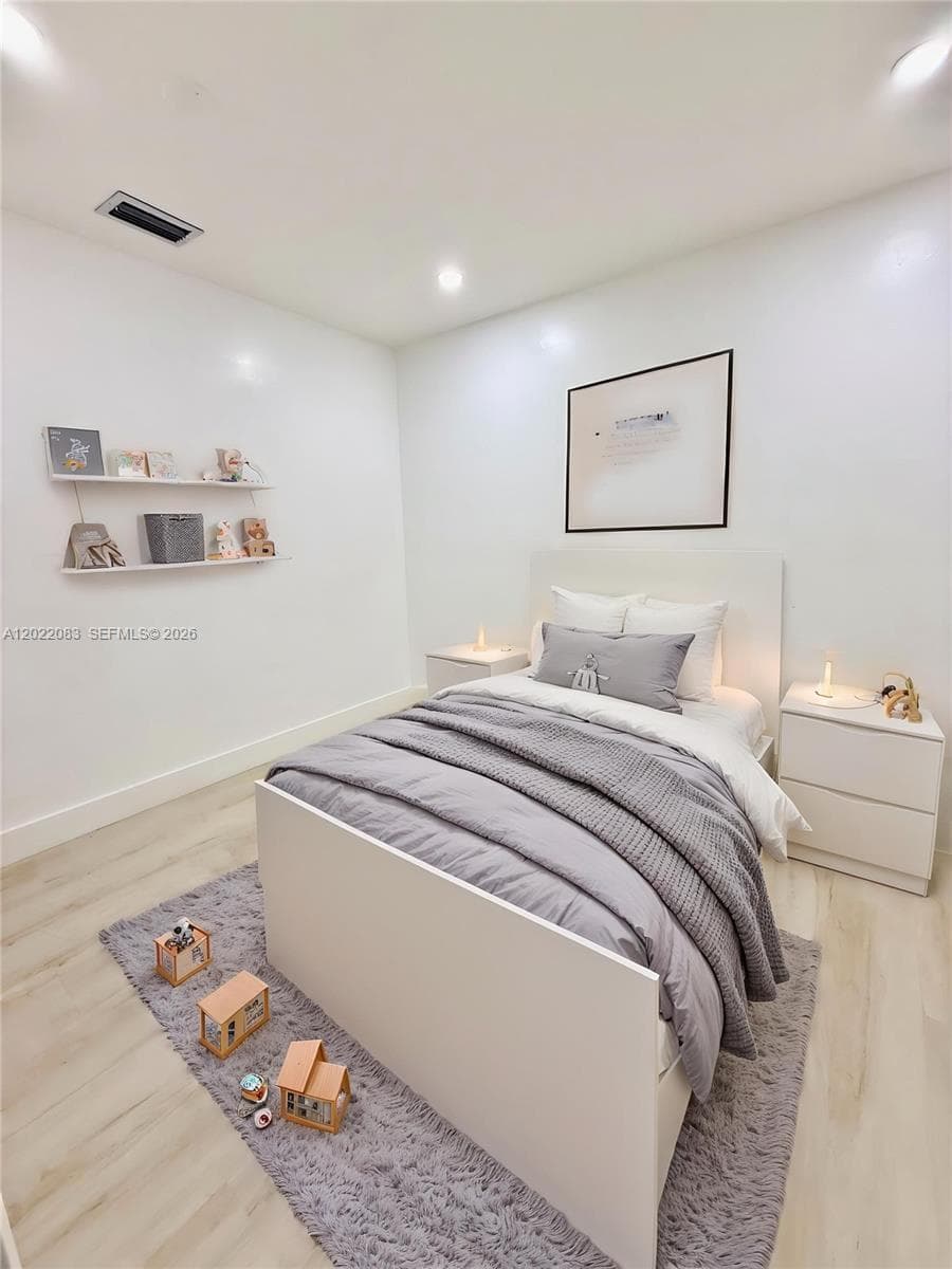 2652 SW 34th Ave REAR, Miami FL 33133 — 11