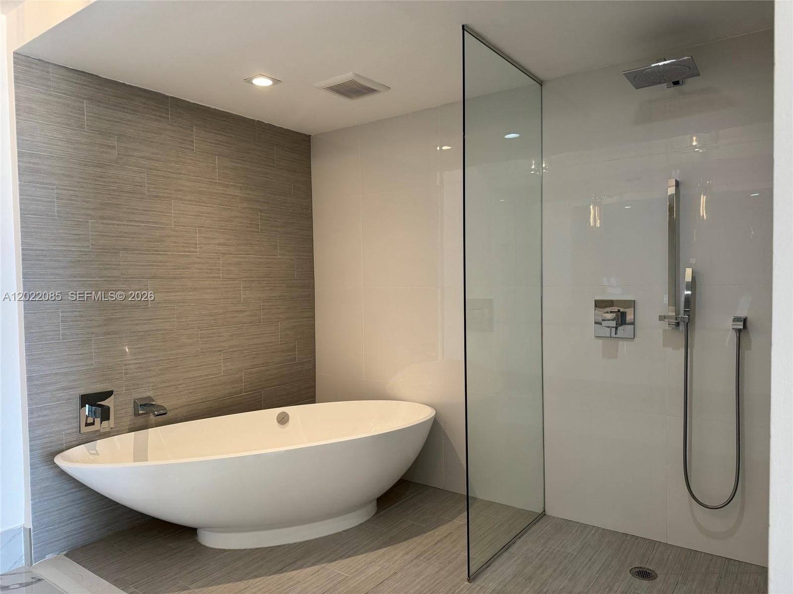 330 Sunny Isles Blvd # 1003, Sunny Isles Beach FL 33160 — 17