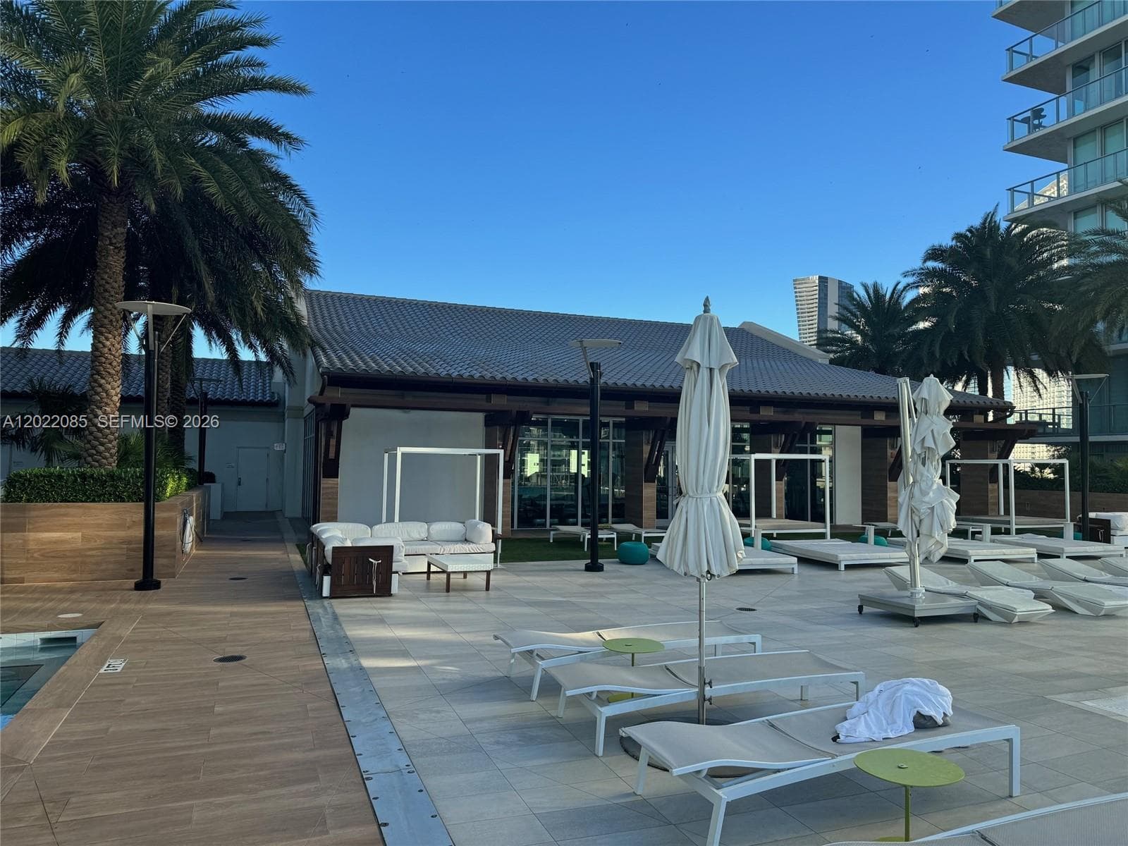 330 Sunny Isles Blvd # 1003, Sunny Isles Beach FL 33160 — 30