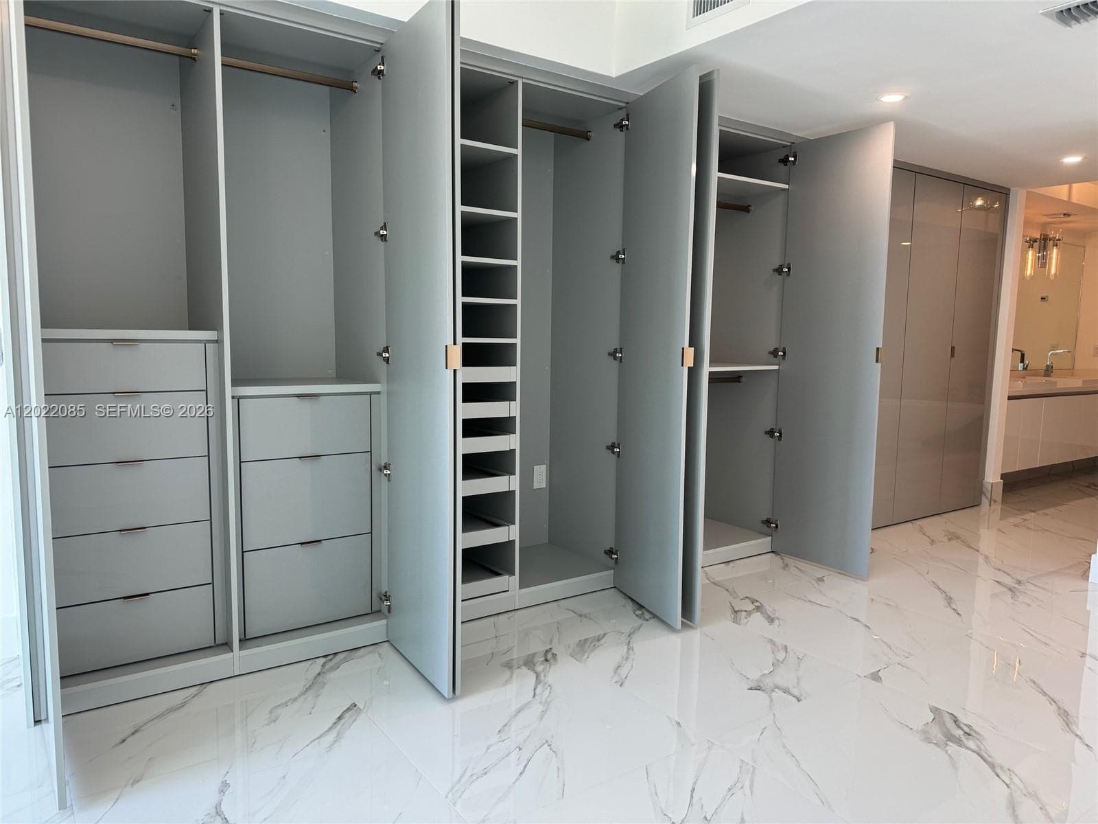 330 Sunny Isles Blvd # 1003, Sunny Isles Beach FL 33160 — 19